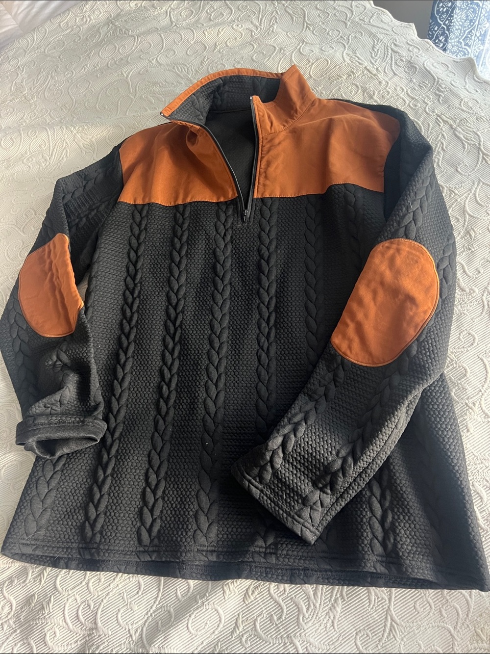 Black Cable Knit look Pullover with Rust Accents Men’s Xl